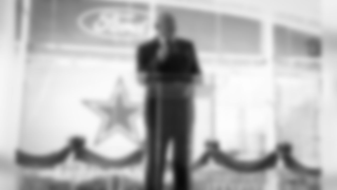 20160821_dal_thestar_ribbon-cutting_quickies106.jpg