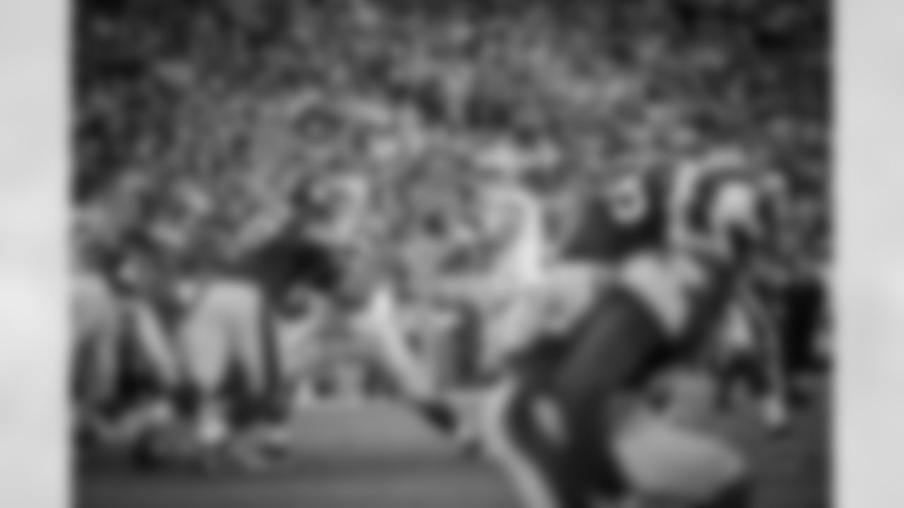 20161114_dal_vs_pit_dak_prescott_selects_jj2120.jpg