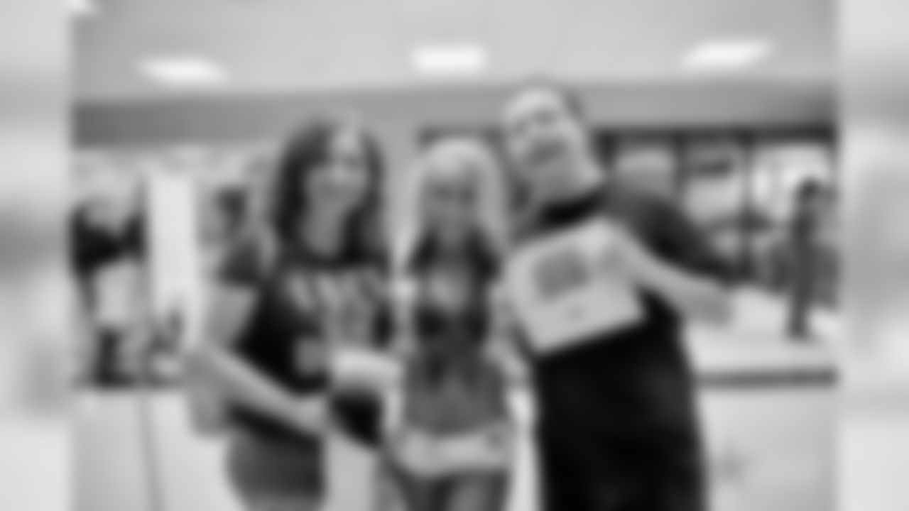 20171204_scottish_rite_hospital_visit_selects_jj62102.jpg