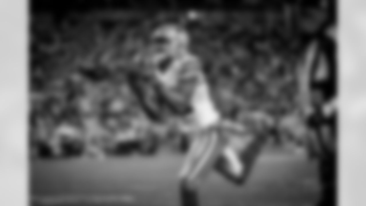 20161114_dal_vs_pit_dez_bryant_selects_jj2081.jpg
