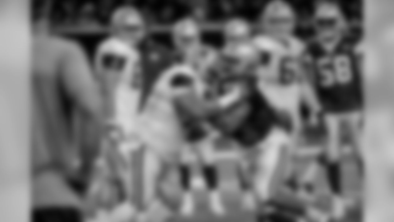 20170828_dal_joe_looney_selects_jj37964.jpg