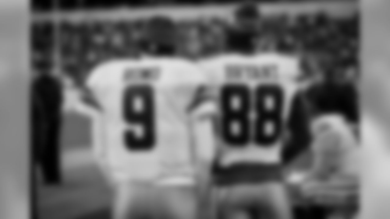 2017101_dal_tony_romo_dez_bryant_selects_jj22576_copy.jpg