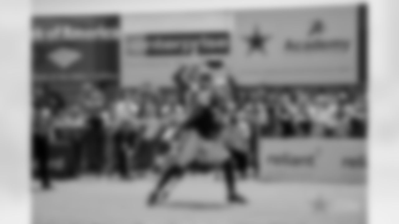 20170810_dal_dez_bryant_selects_jj29226.jpg