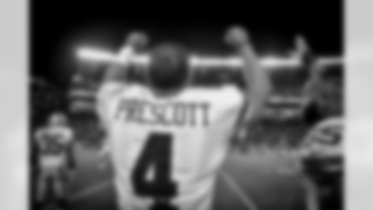 20161114_dal_vs_pit_dak_prescott_selects_jj2097.jpg