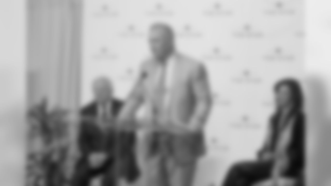 20160504_dal_stephen_jones07.jpg