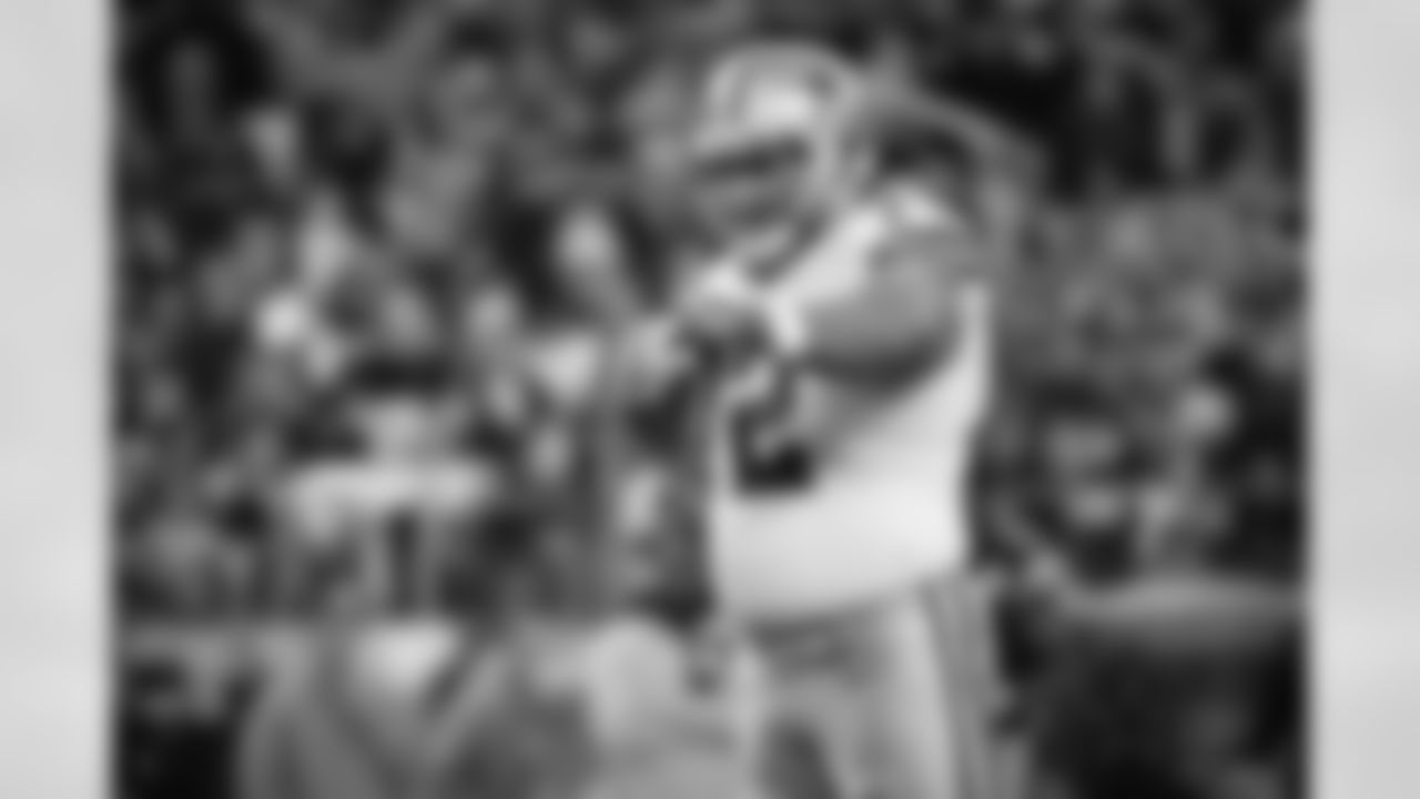 20161114_dal_vs_pit_travis_frederick_selects_jj2317.jpg