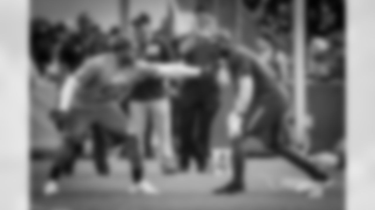 20170127_probowl_dez_bryant_selects_jj29143.jpg