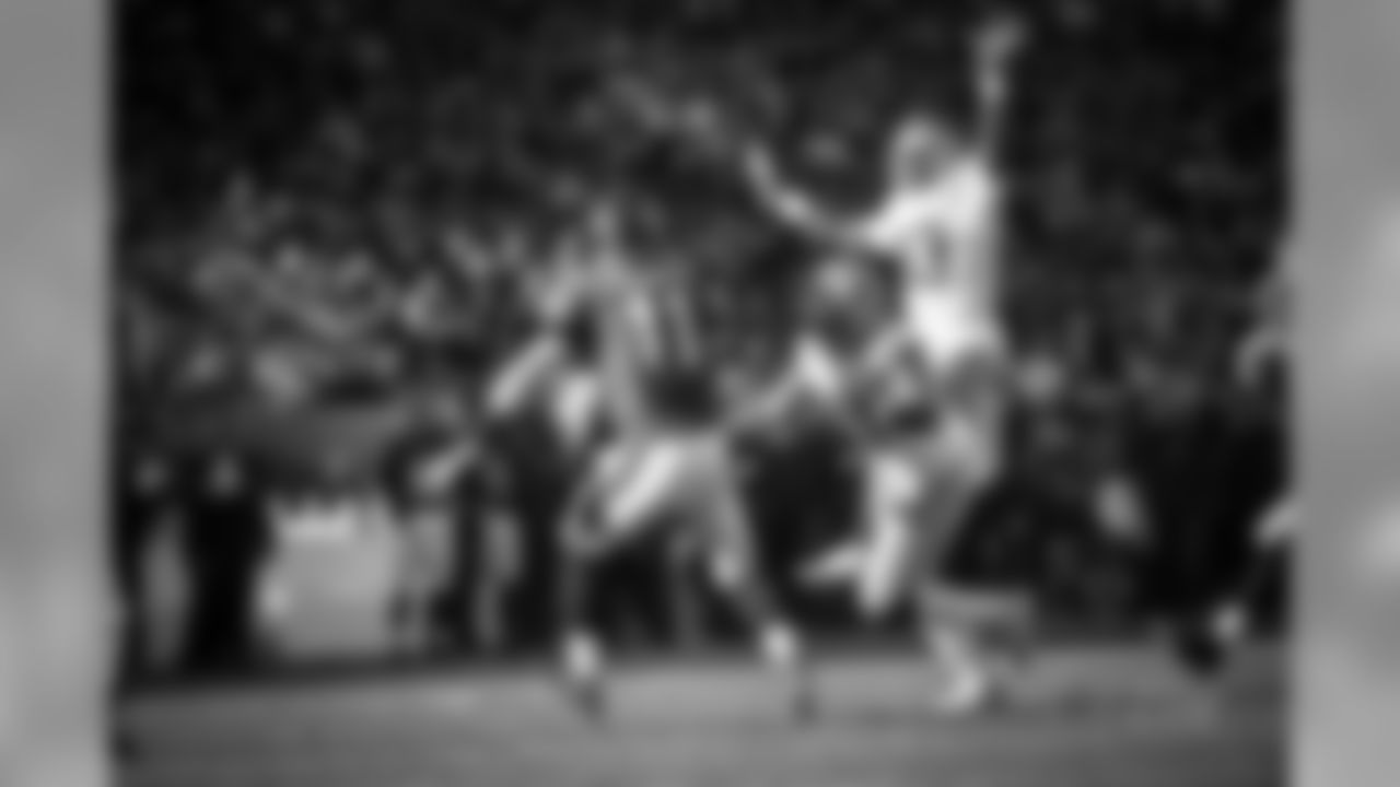 2017101_dal_damien_wilson_selects_jj22622.jpg