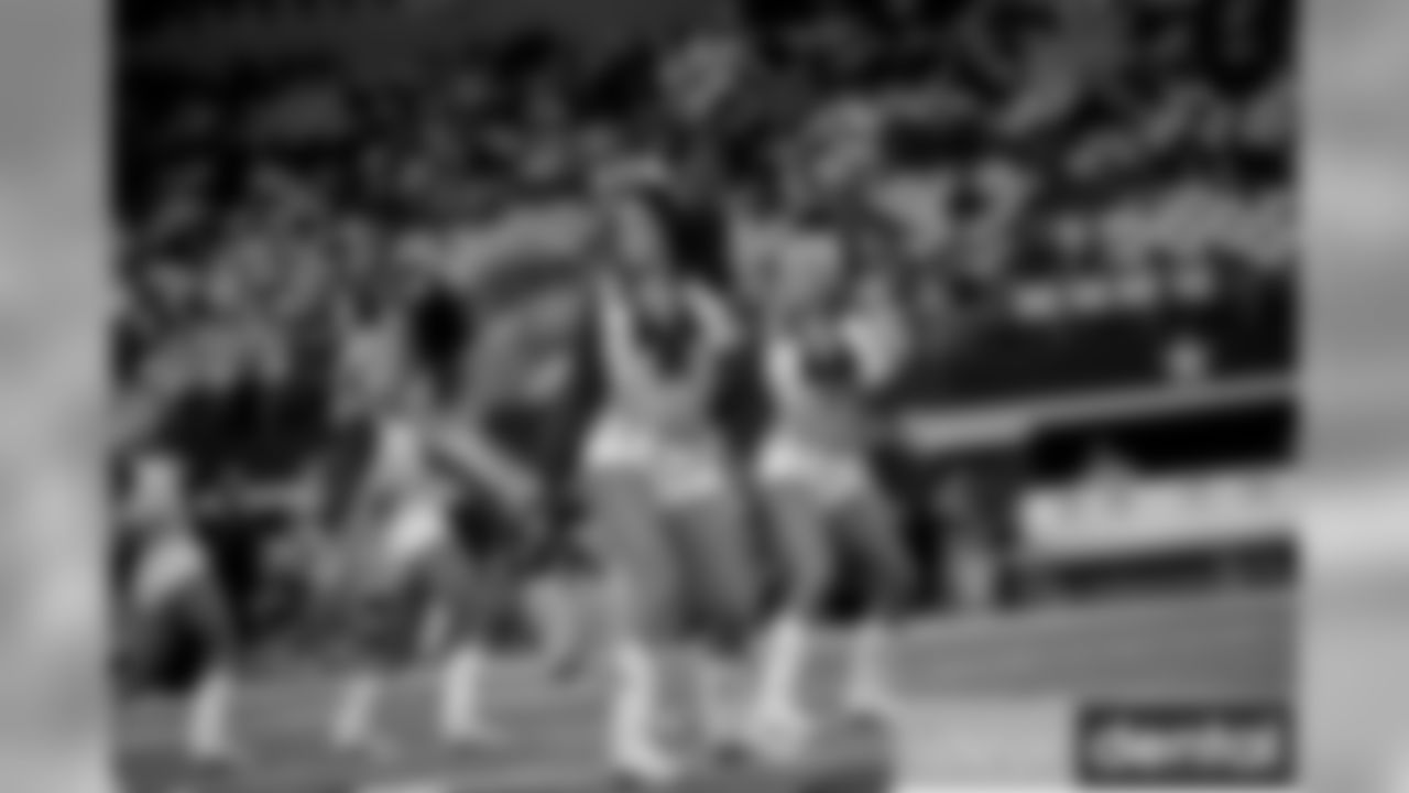 20171130_cheers_selects_jj61675.jpg