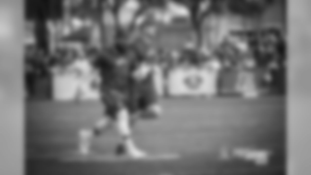 20170127_probowl_ezekiel_elliott_selects_jj29147.jpg