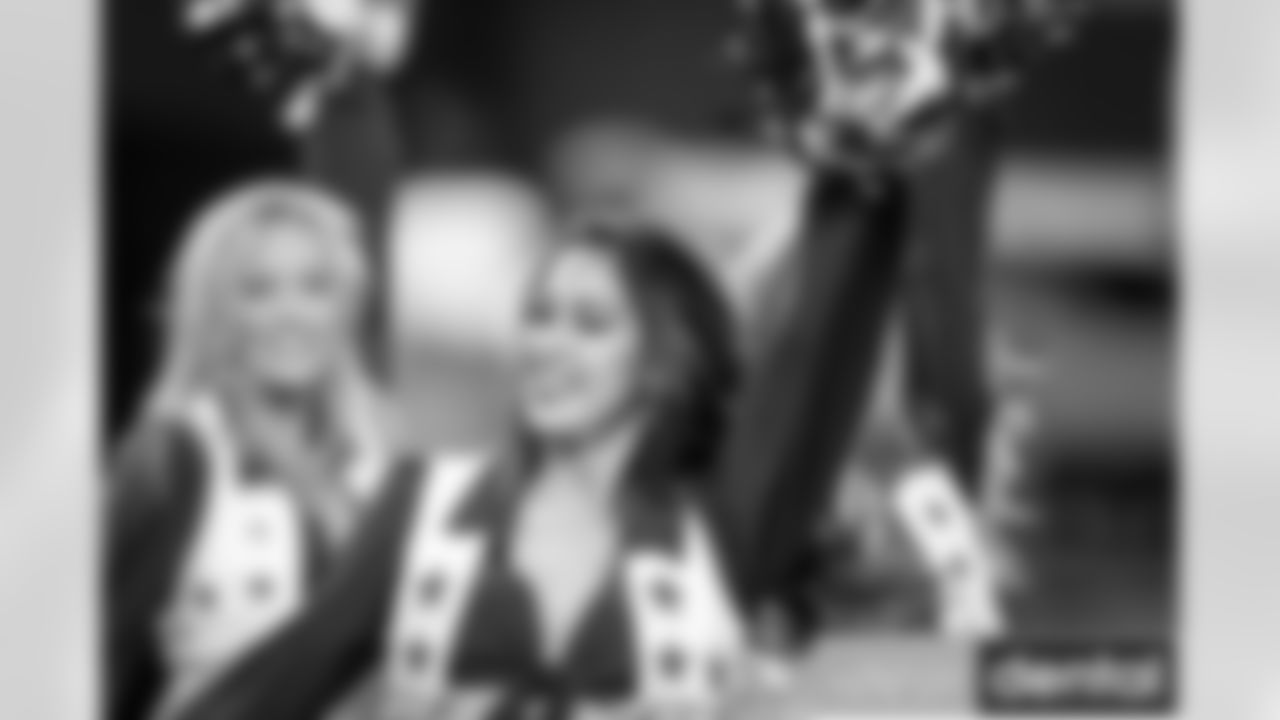 19 November 2017: Cheerleaders
of the Dallas Cowboys during their NFL week 11 regular season 37-9 loss to the Philadelphia Eagles at AT&T Stadium in Arlington, Texas. Photo by Sam Smith/Dallas Cowboys