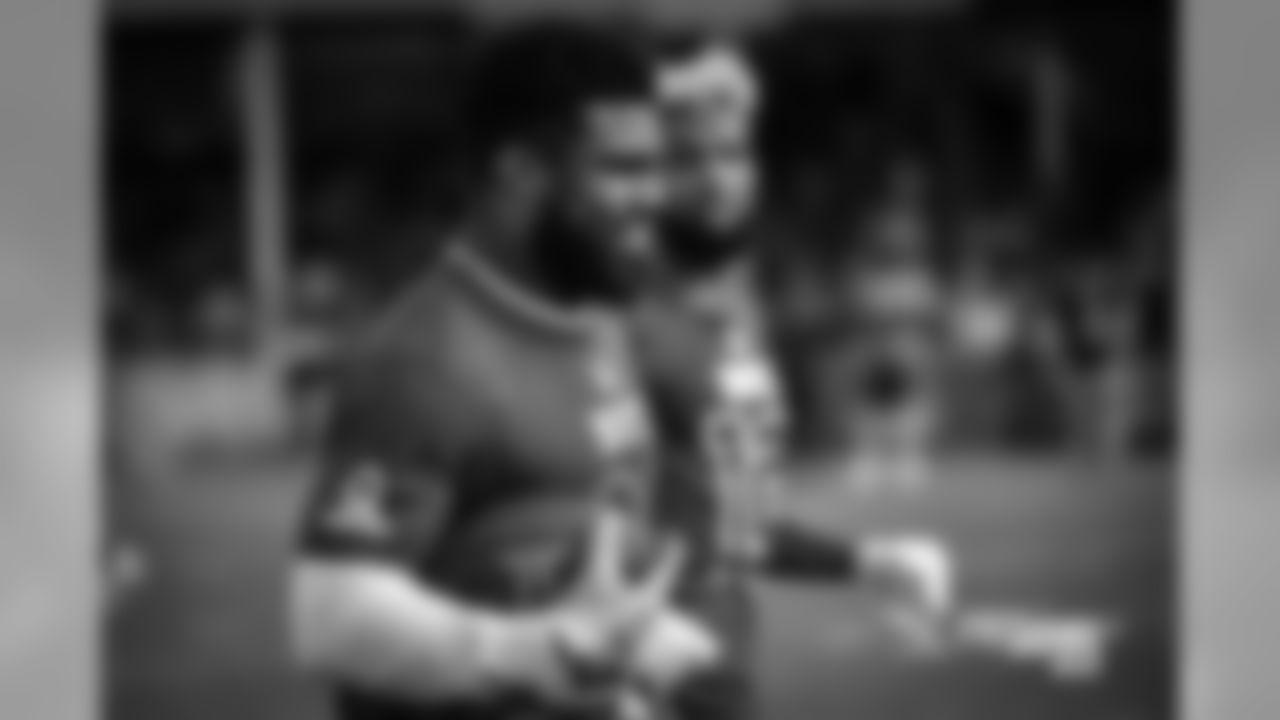 20170127_probowl_ezekiel_elliott_selects_jj29151.jpg