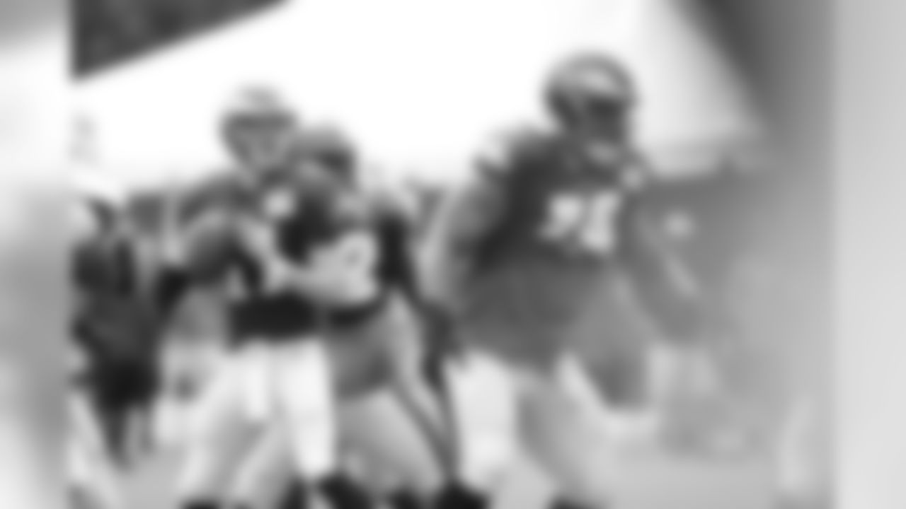 QB Carson Wentz