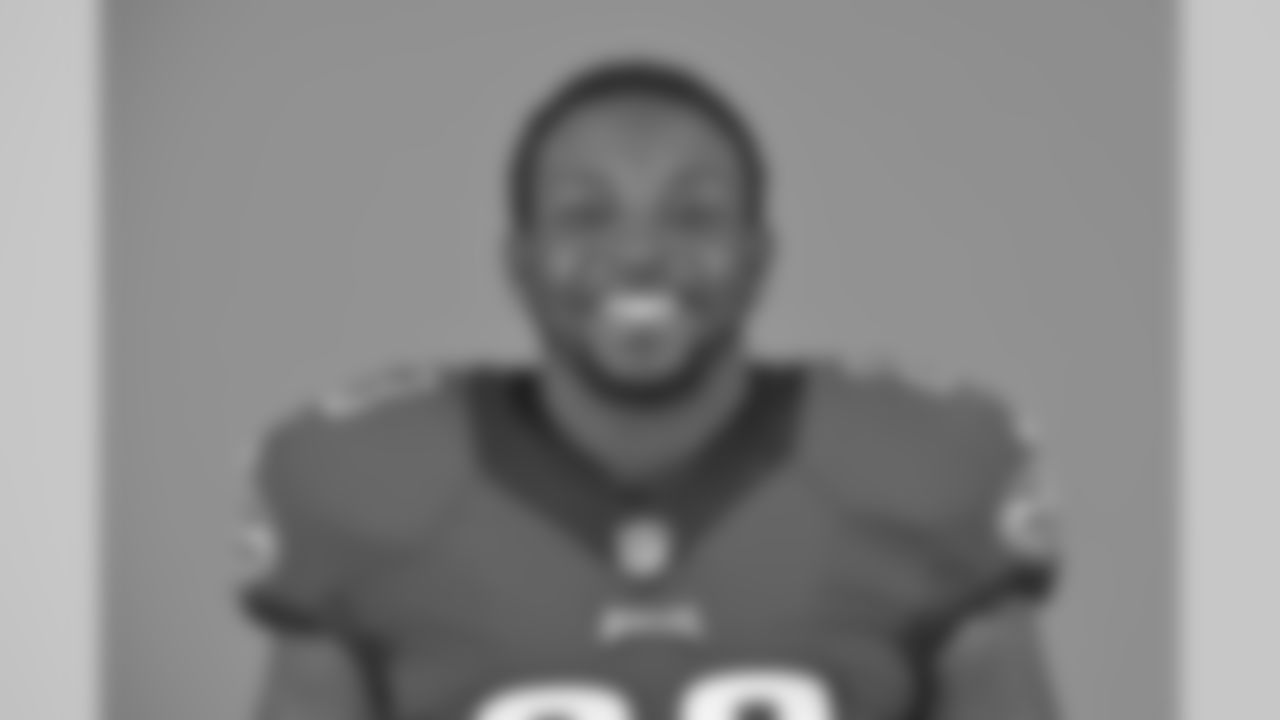 Undrafted free agent M.J. McFarland signed with the Eagles in 2016 out of UTEP. Prior to his stint at UTEP, McFarland played for Texas where he had 19 receptions for 178 yards and three touchdowns