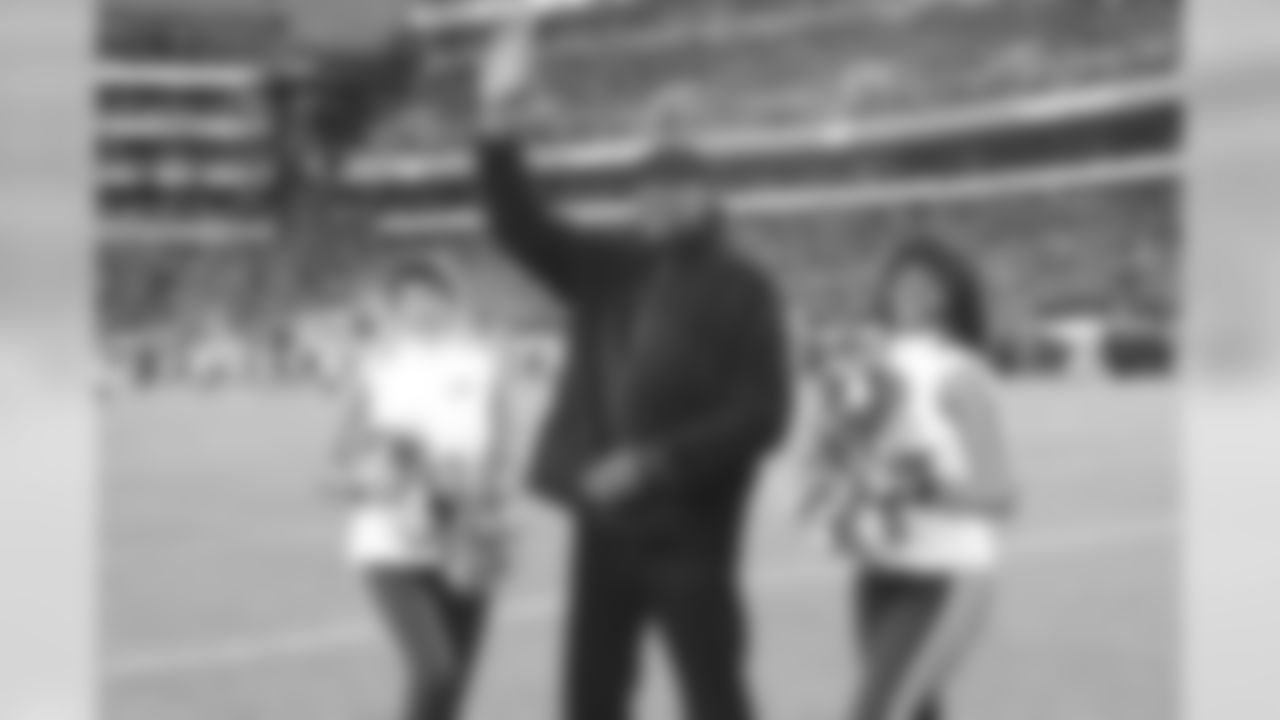 Kassandra and Kayla with Eagles Legend Harold Carmichael