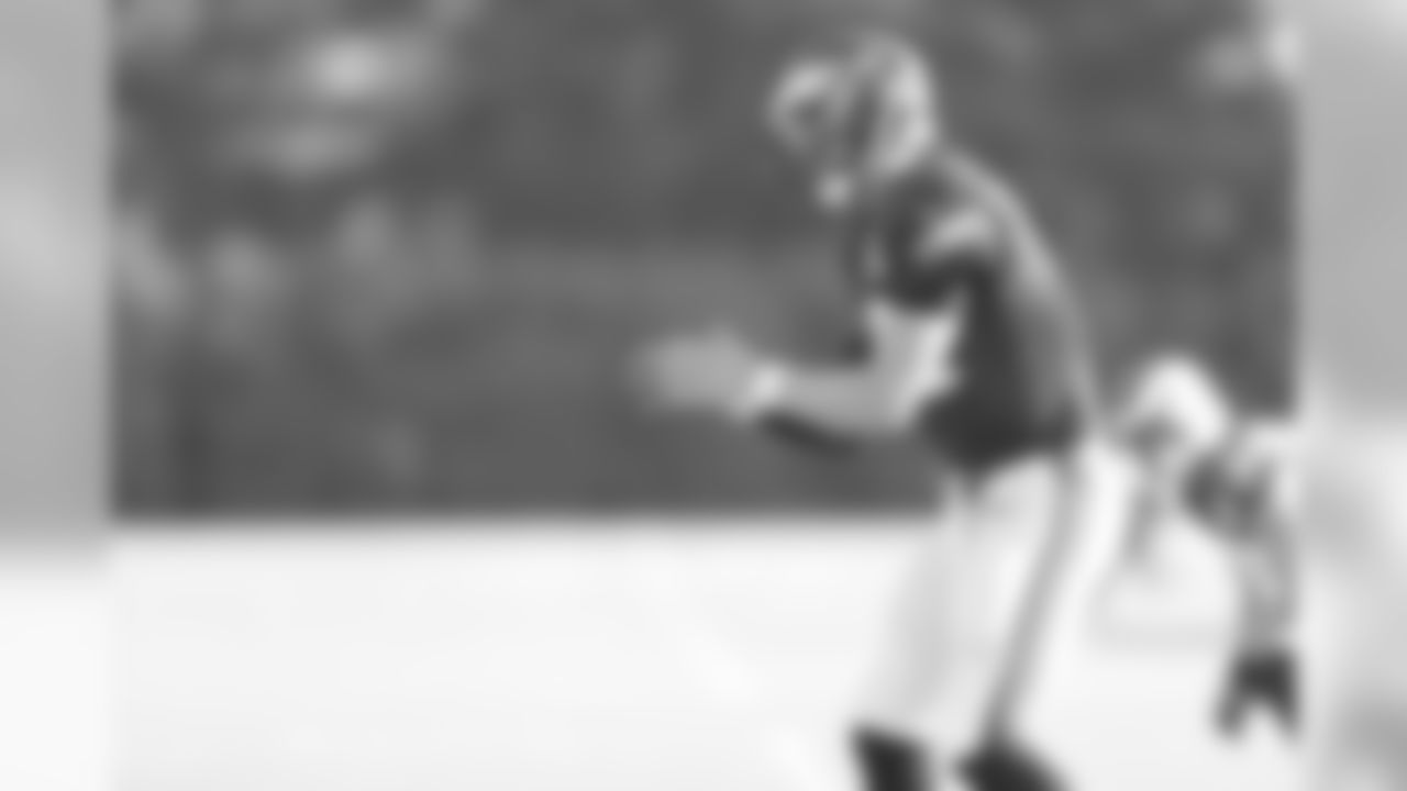 QB Carson Wentz