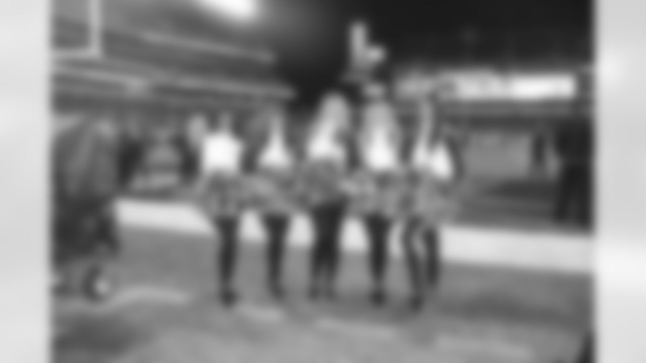 Erica, Malia, Alicia Marie, Casey and Mandi during pregame