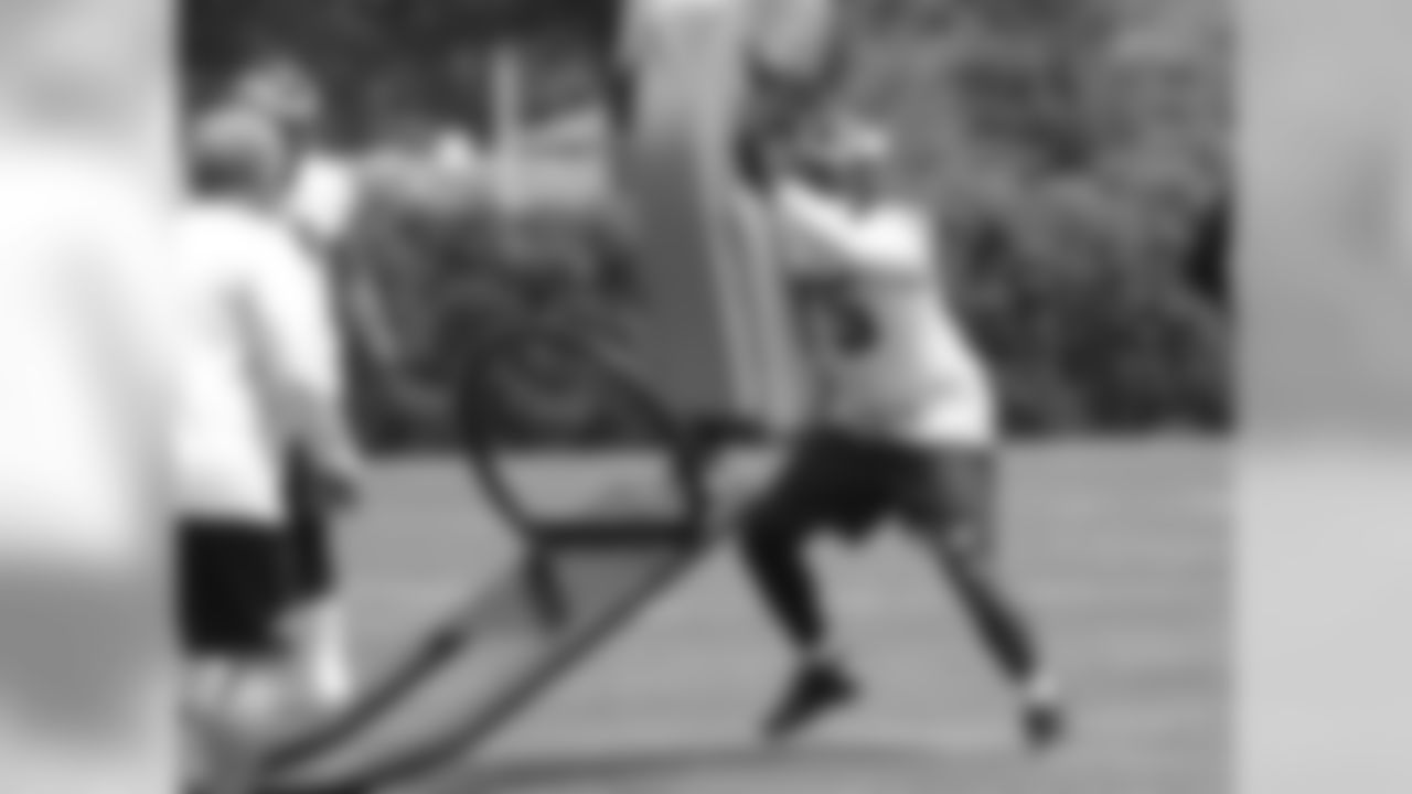 DE Vinny Curry