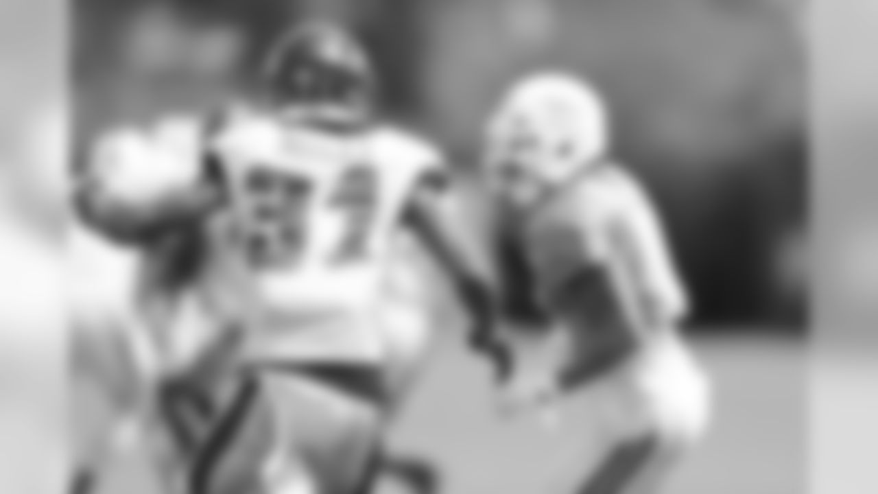 CB Jalen Mills