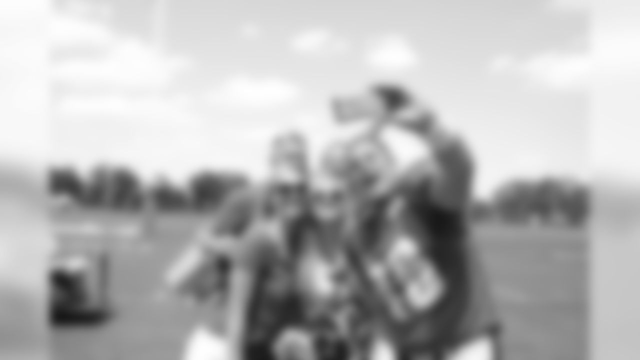 LS Jon Dorenbos is the selfie king