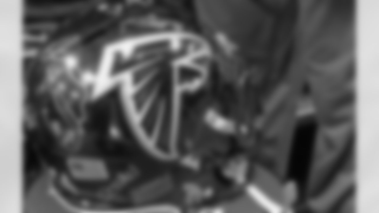 LB Vic Beasley Jr. had teammates autograph his rookie helmet