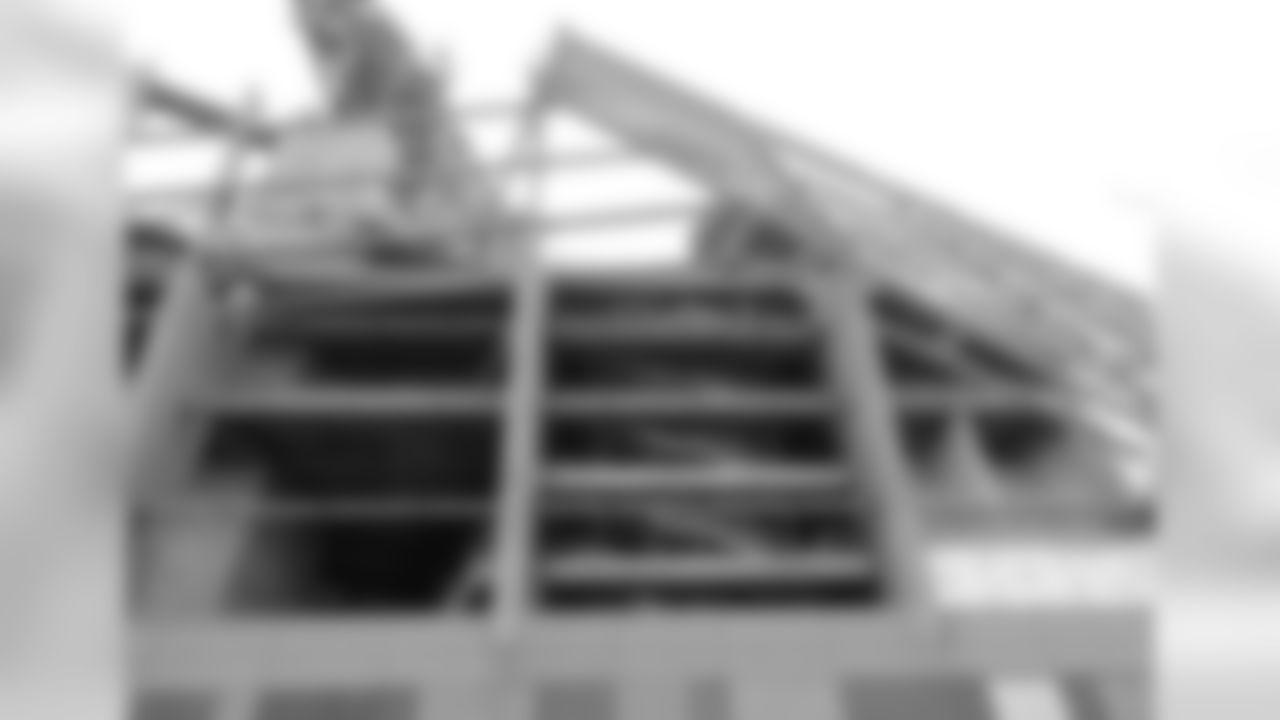 February 2016 – Steel continues to be prepared for installation and set at the stadium site. This includes the assembly of the roof steel trusses, exterior façade steel and interior metal wall framing of the building.