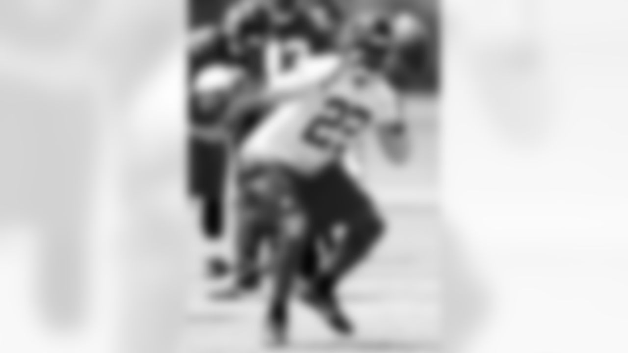 Safety Keanu Neal