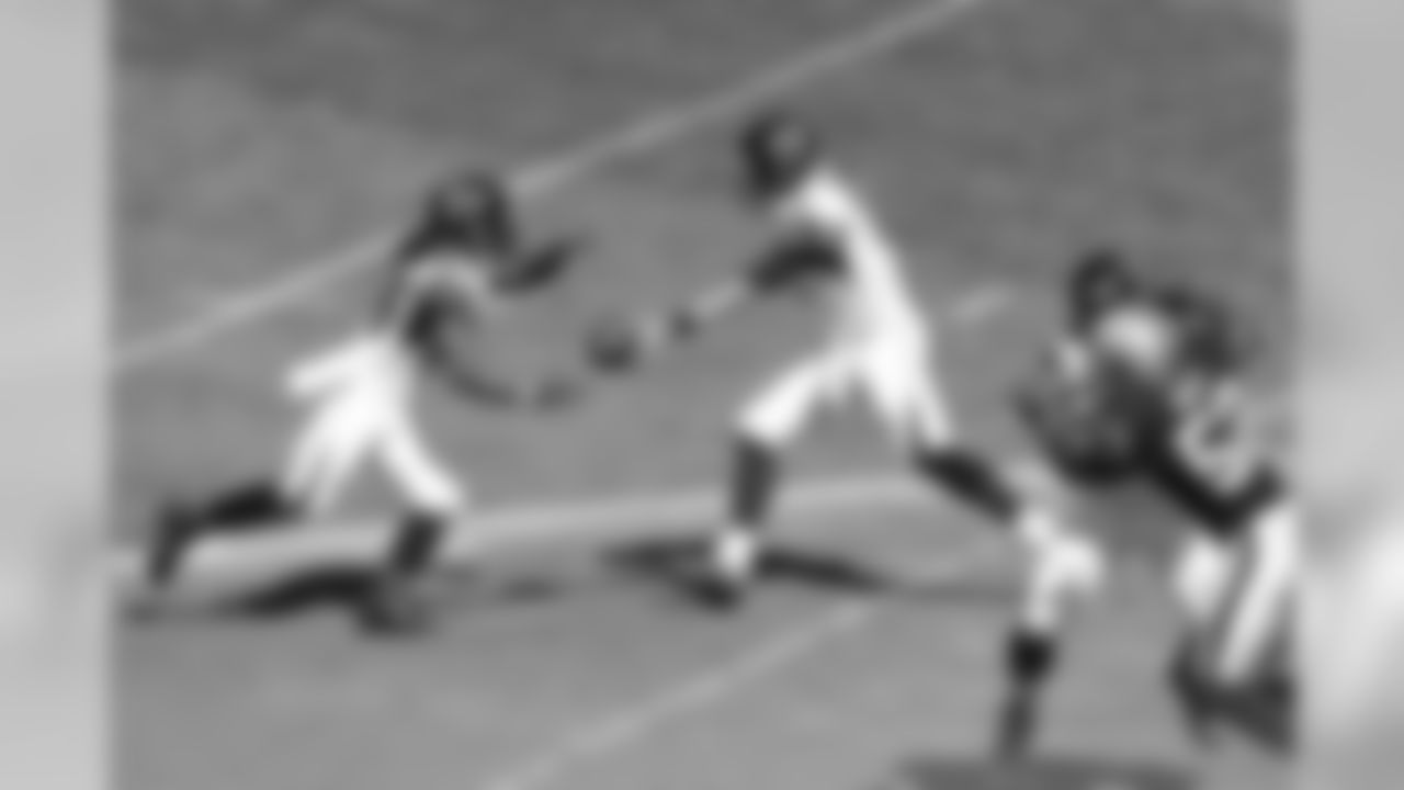 Week 2 - Falcons at Raiders
Matt Ryan went 26-of-34 for 396 yards with three touchdowns and a 131.5 passer rating. That's the highest passing yardage total Ryan has had against a team in the AFC West in his career, and the second highest passing total he's had on the road in his career – highest versus New Orleans (411 yards).