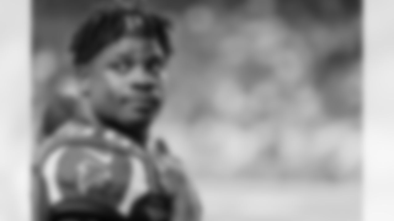 LB Sean Weatherspoon