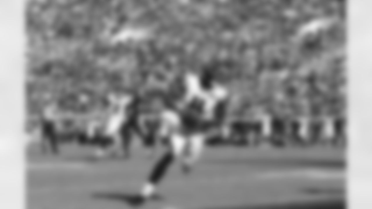 In the Falcons final road game of the season, Julio Jones had nine receptions for 118 yards with one touchdown.