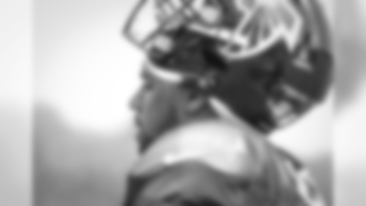 DE Derrick Shelby
