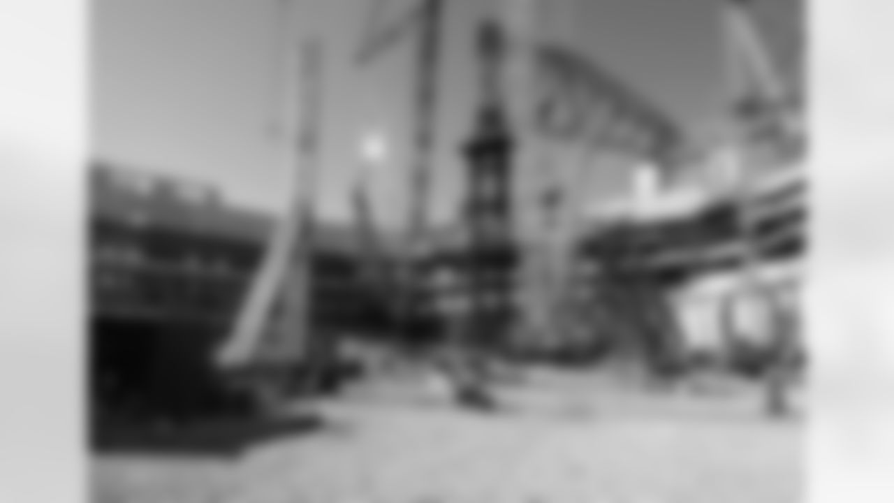 February 2016 – Steel continues to be prepared for installation and set at the stadium site. This includes the assembly of the roof steel trusses, exterior façade steel and interior metal wall framing of the building.