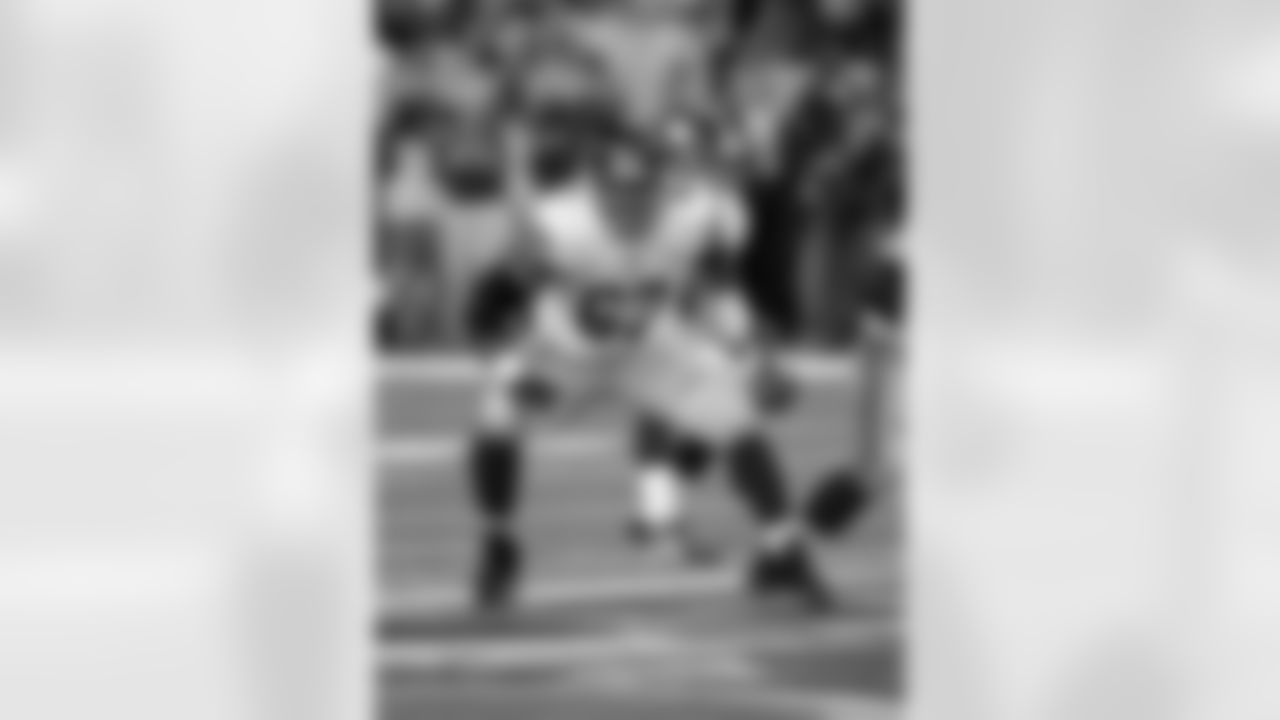 OT Kareem McKenzie