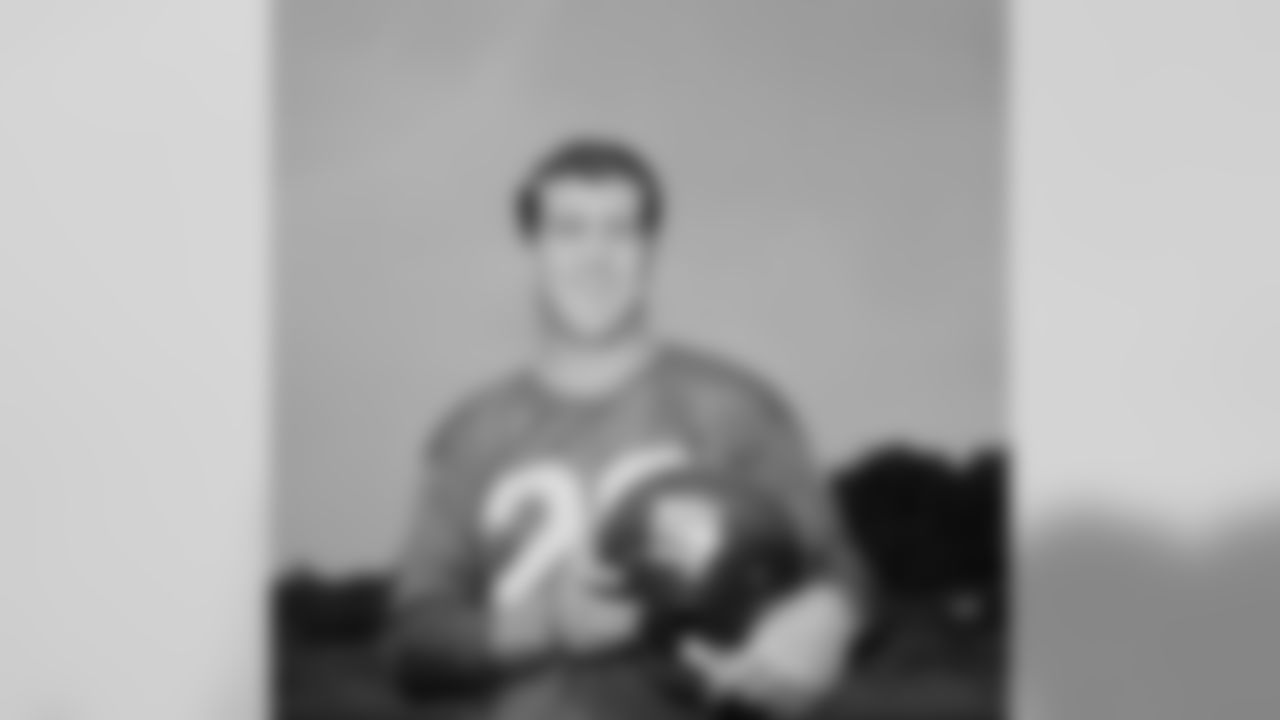 In this Sept. 3, 1963, file photo, New York Giants running back Alex Webster poses at the team's NFL training camp in Fairfield, Conn. (AP Photo/Harry Harris, File)