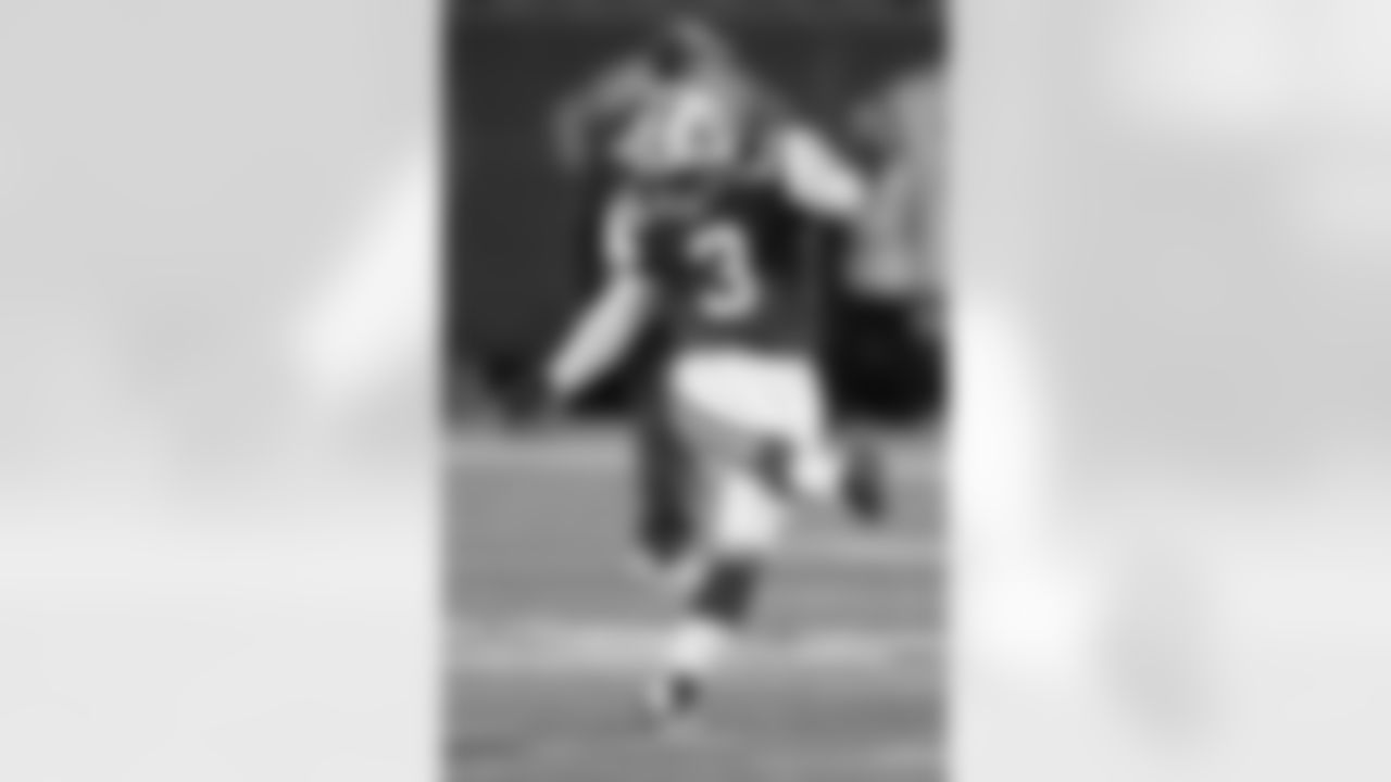 Kicker Jay Feely