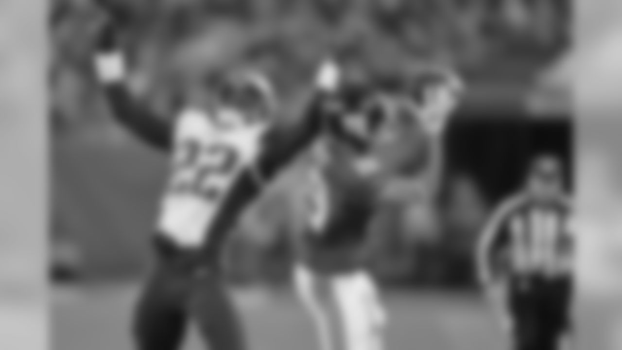 WIDE RECEIVER MYLES WHITE