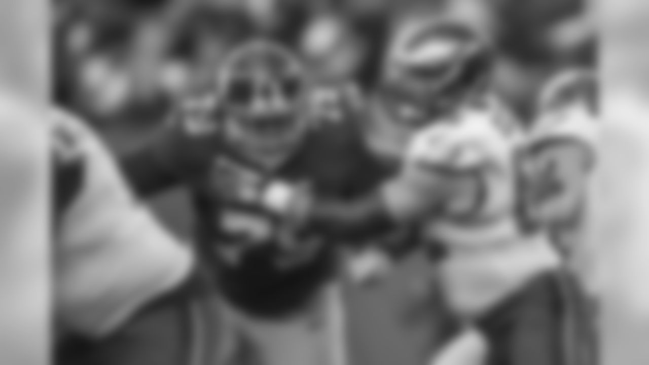 DEFENSIVE TACKLE MONTORI HUGHES