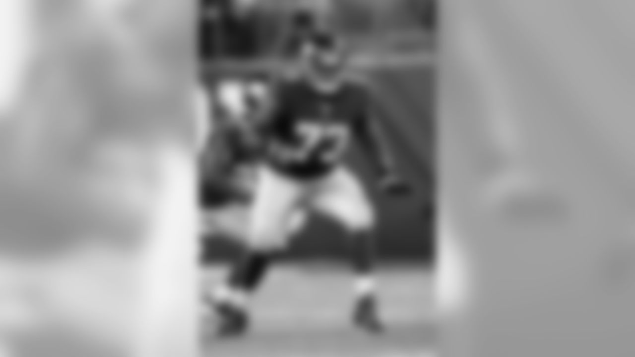 TACKLE MARSHALL NEWHOUSE