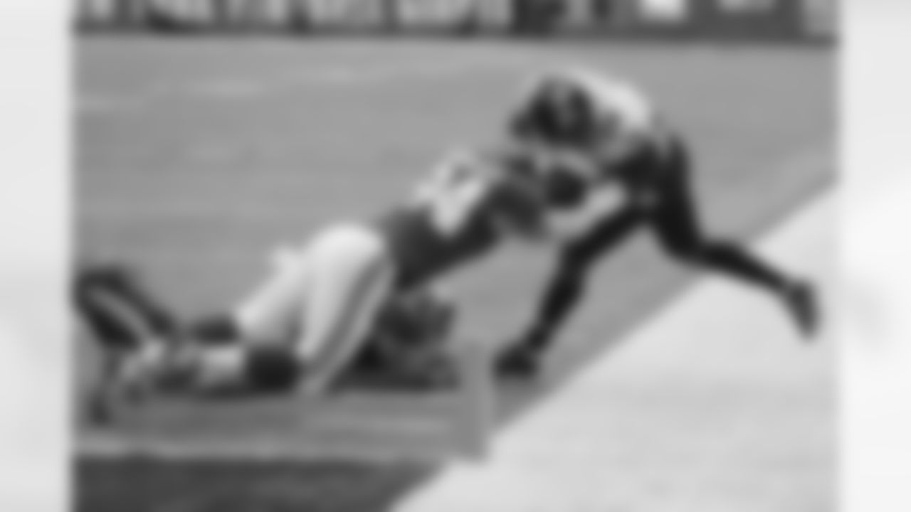 LB Mark Herzlich