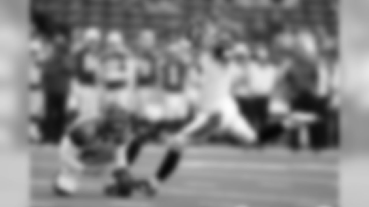KICKER TOM OBARSKI