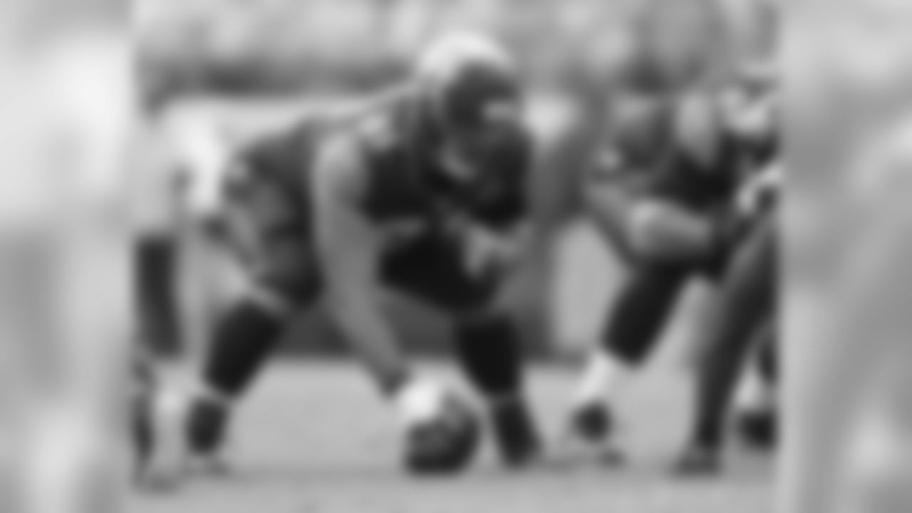 PHILADELPHIA EAGLES: C Stefen Wisniewski (from Jacksonville)