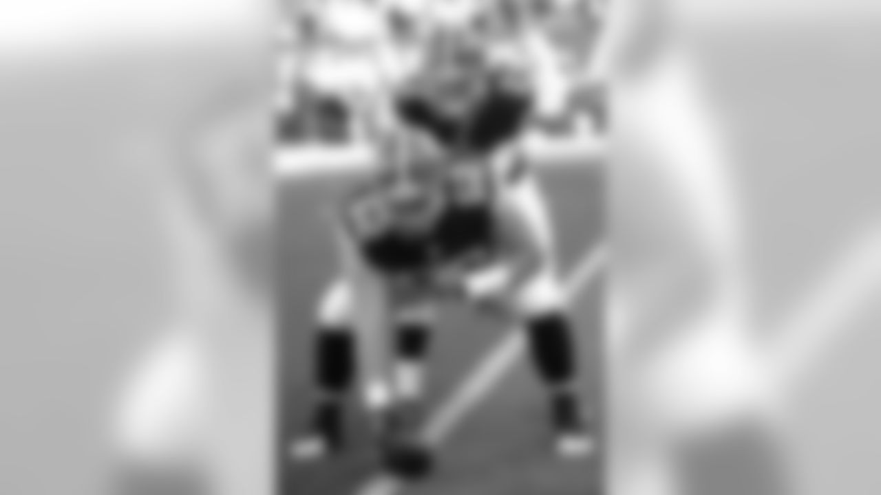 OFFENSIVE LINEMAN RYAN SEYMOUR