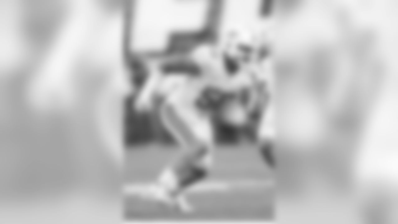 DE OLIVIER VERNON