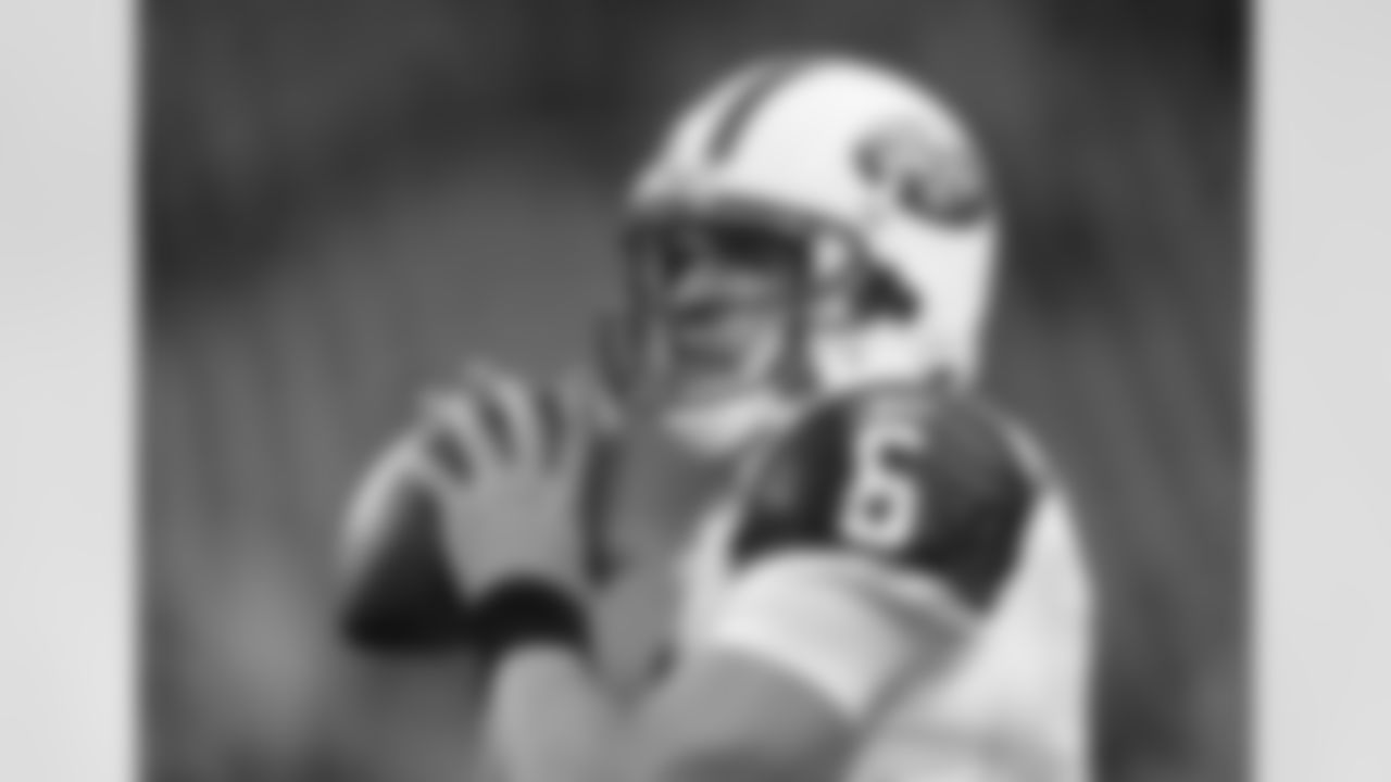 2010 Week 9 Jets vs Lions Game Photos