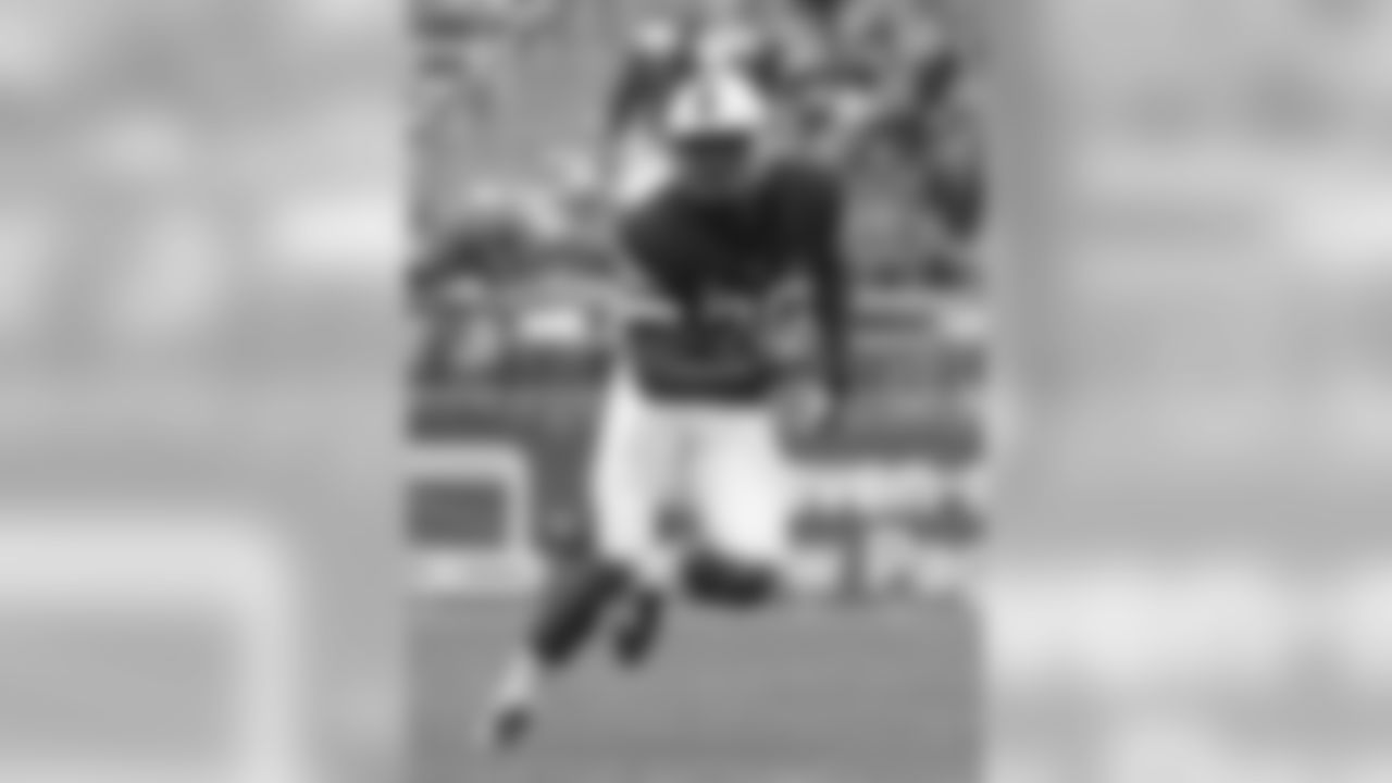 46. Obi Melifonwu - S, Connecticut