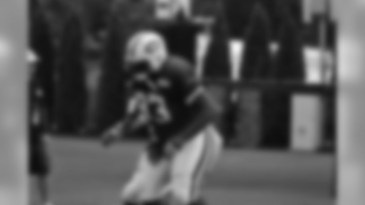 Kenrick Ellis Photos