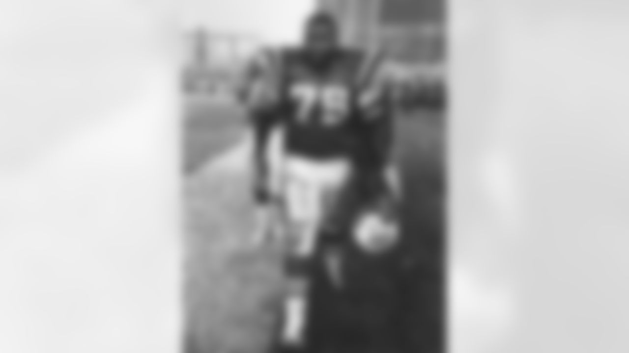 Winston Hill Photos