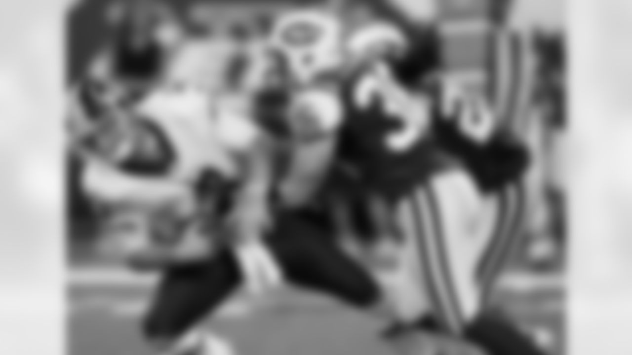 Jim Leonhard Photos