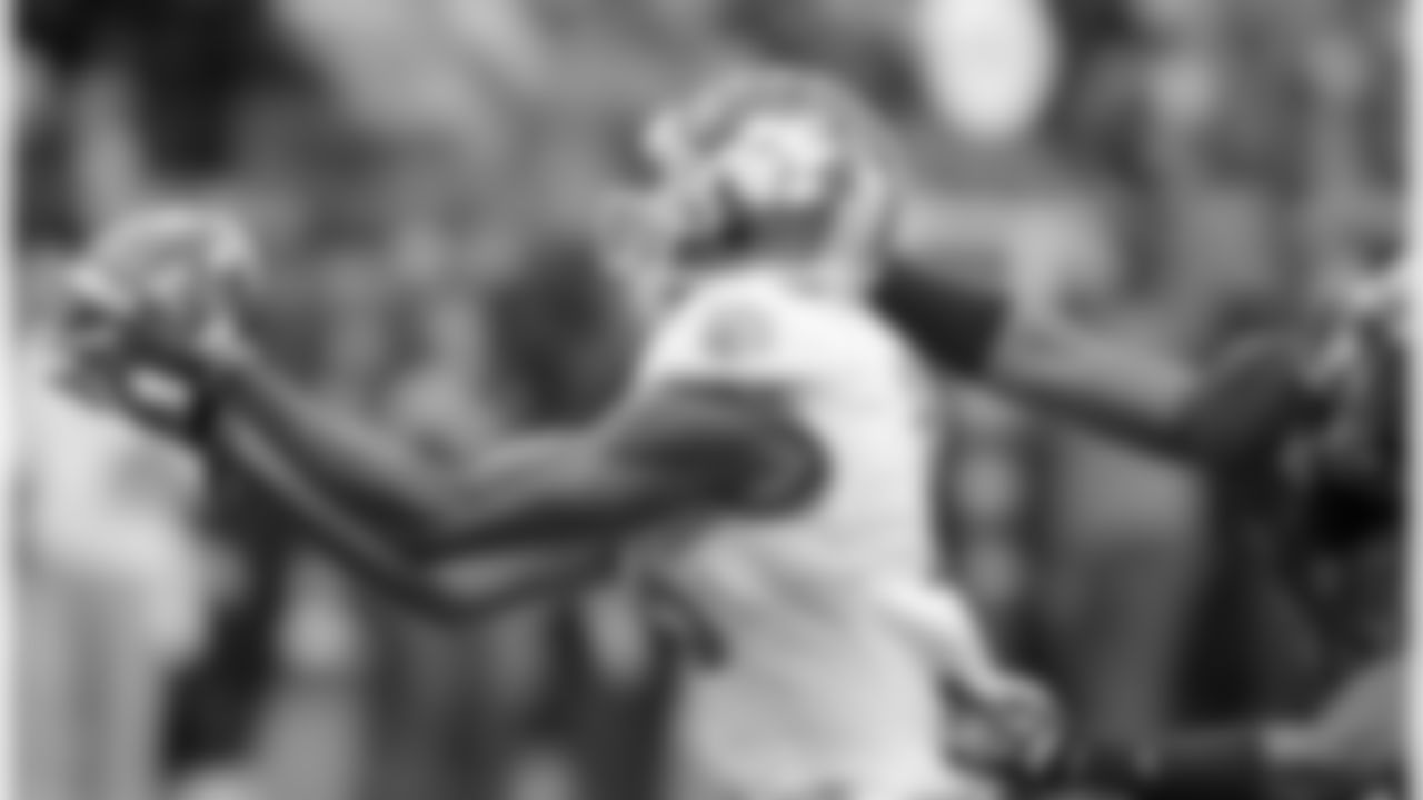 Clemson WR Charone Peake