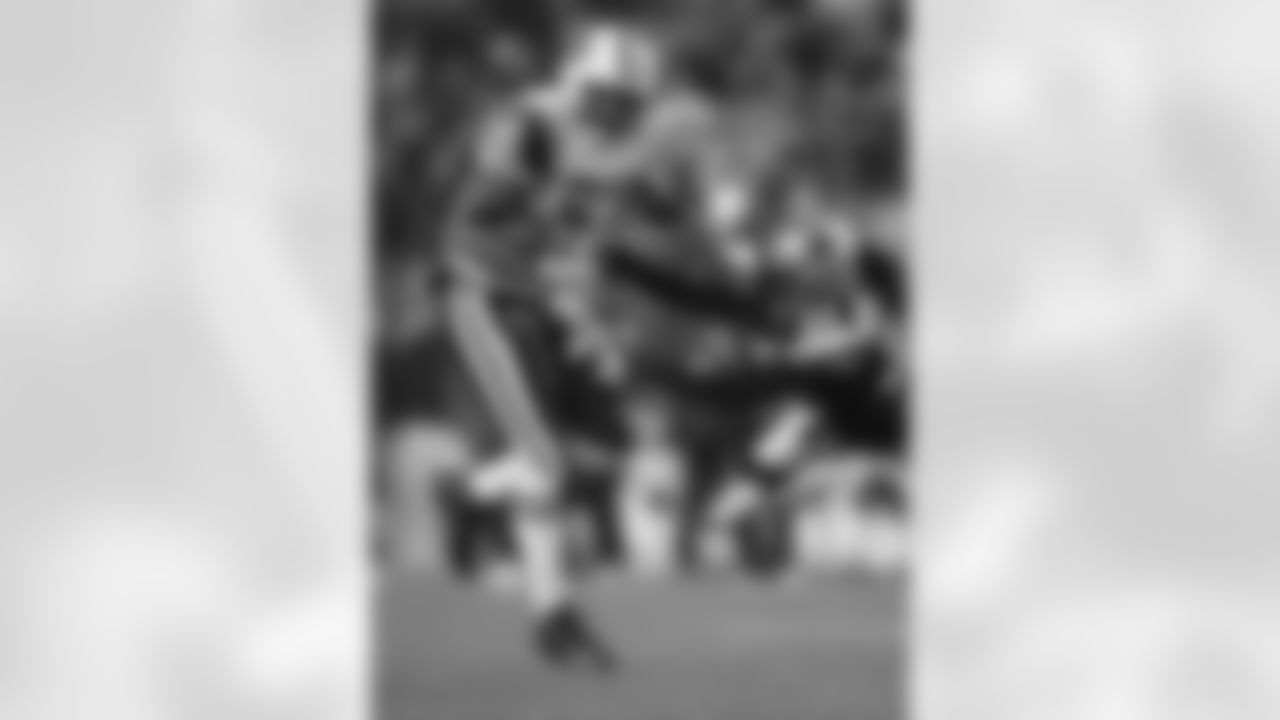 TE Dustin Keller Photos